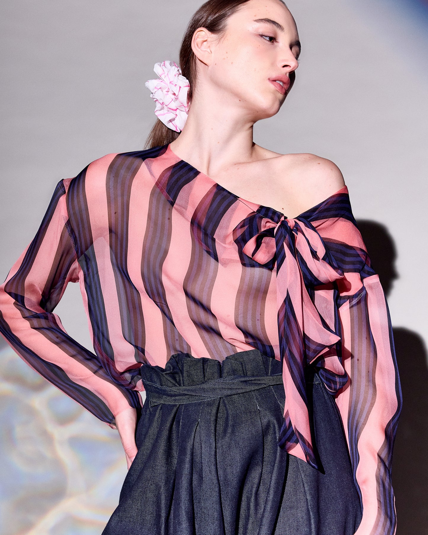 Blouse with bow ribbon